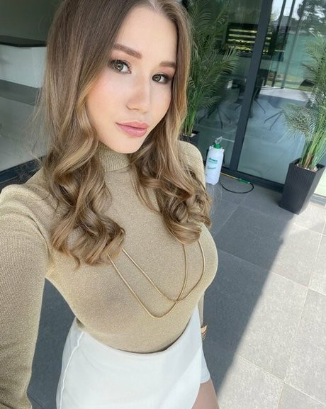 Amalia Davis sex pornstar pictures