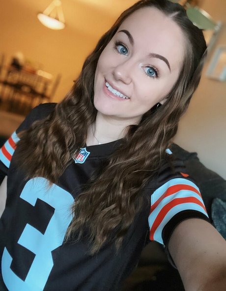 Sabbbyx pornstar erotic pic