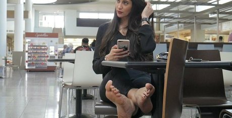 Screensoles high quality model pic