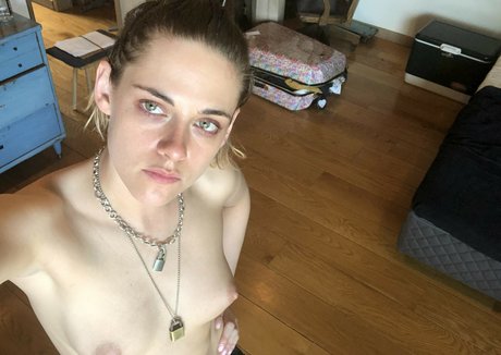 Kristen Stewart xxx model gallery
