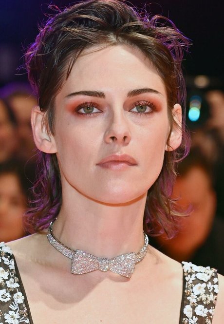 Kristen Stewart erotic star images