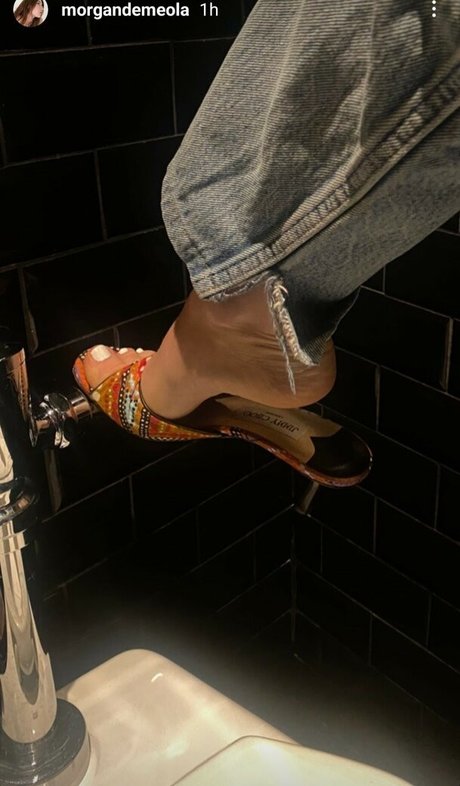 Lindsay Demeola pretty model gallery