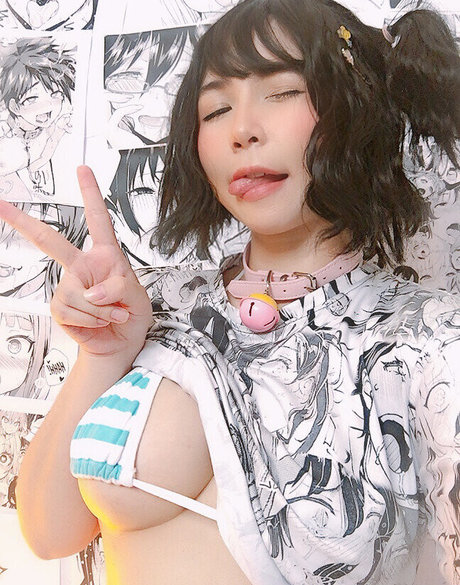 uyuy2907 naked pornstar pic