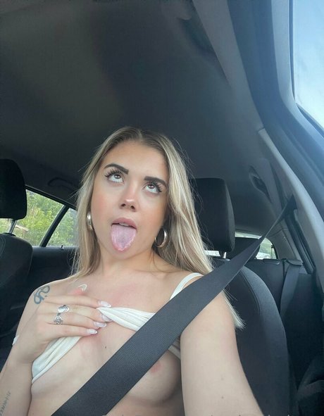 thigh high boots onlyfans hd pics