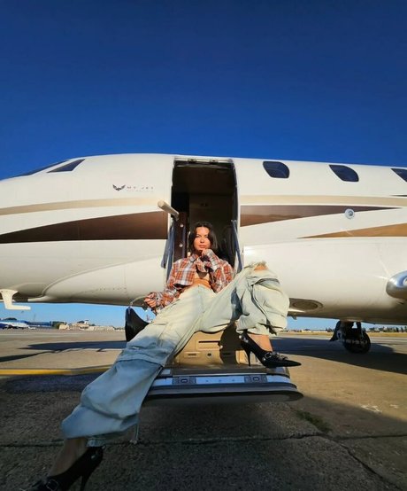 Apostoleanu star nude pic