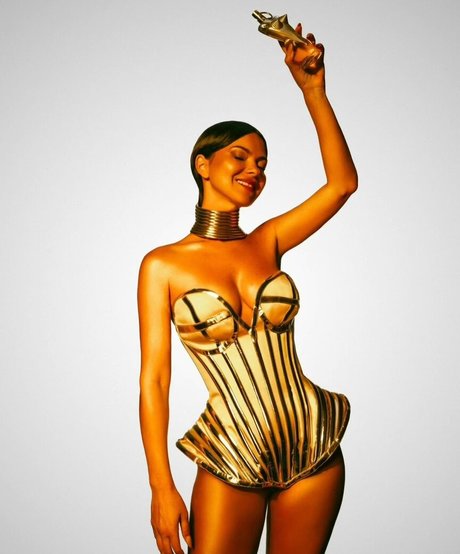 Apostoleanu nice model images