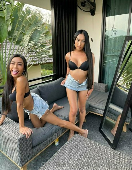 blonde shemale onlyfans hot nude galleries