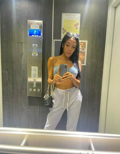 ladyboyxmos pornstar beautiful pic