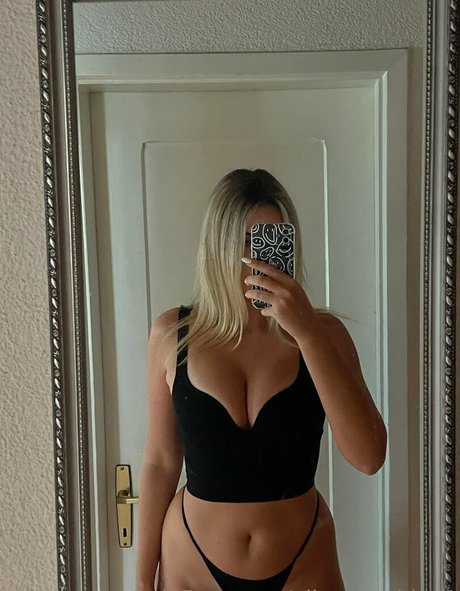 alinasunshine1 star sexy pic