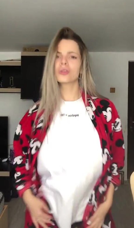 Lorean model nude photos