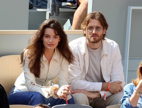 Emma Mackey pornstar img