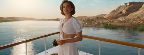 Emma Mackey star high quality pic