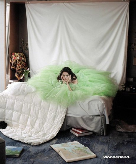 Emma Mackey top model picture