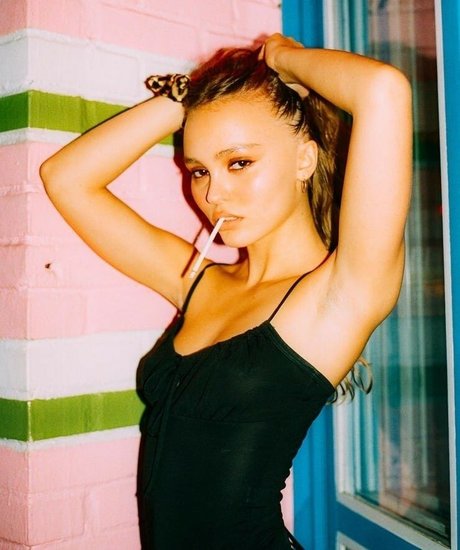 Lily Rose Depp xxx actress img