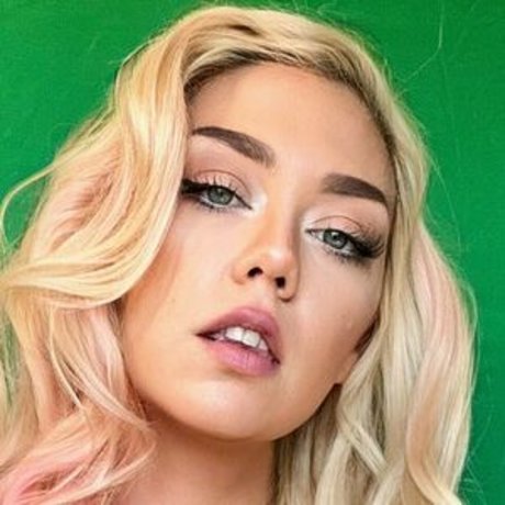 senpaidaddioo actress pictures