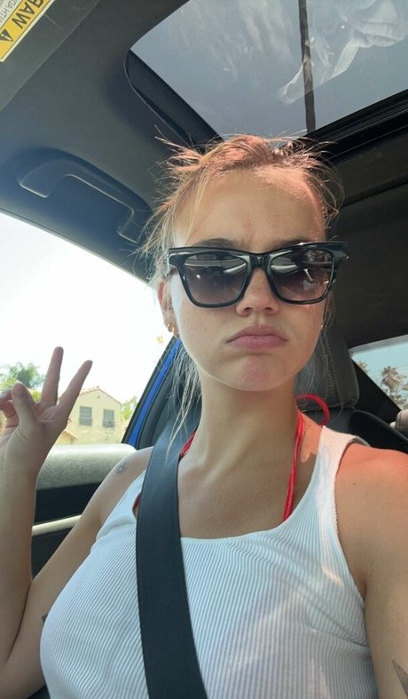 Emma Brooks model adult picture