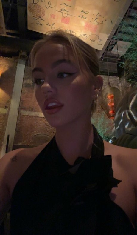 Emma Brooks pretty pornstar pictures