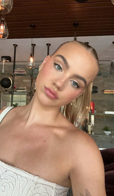 thick thighs onlyfans art porn image