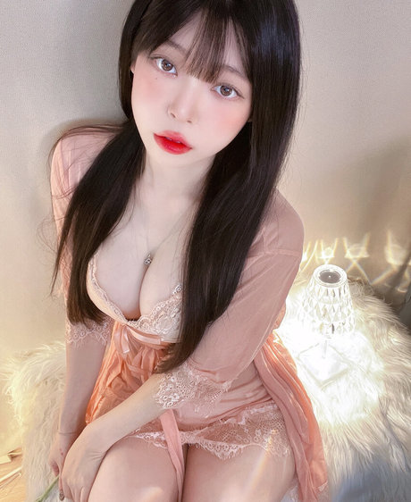 yudiii hot star image