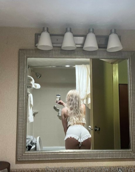 Sn0w bunnyy star best photos