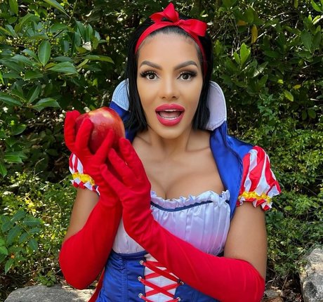 NinaUnrated model hot galleries