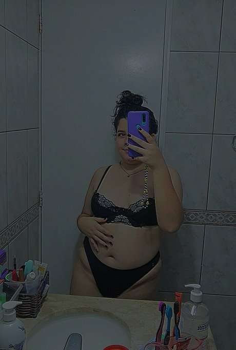 only vibws model art pic