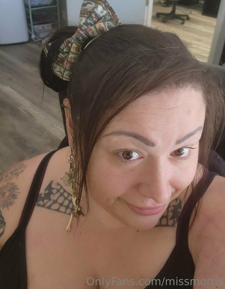 missmortis perfect actress pics