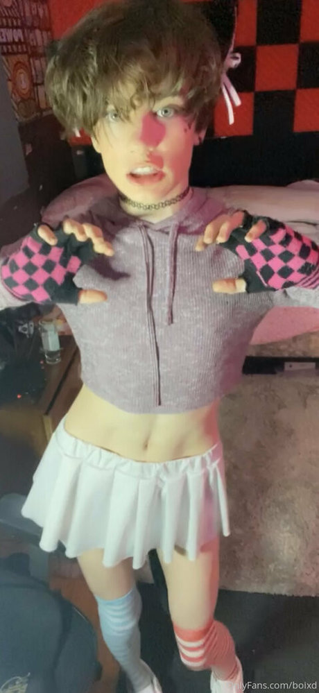 thick blonde onlyfans adult image