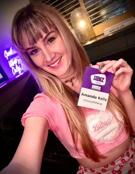 kittenwithfangsfree naked model archive