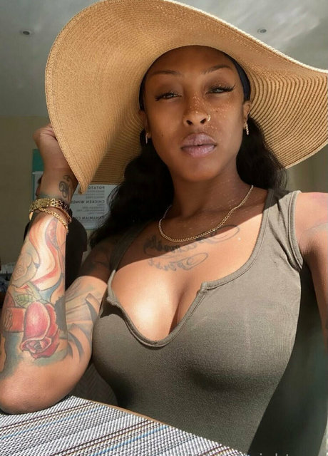 iamnikitaknight model perfect image