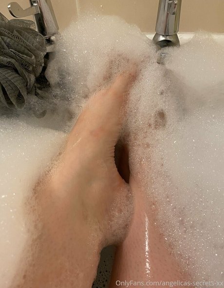 amy yasmine nude model pic