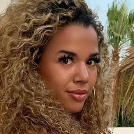 fitforcalis model erotic picture