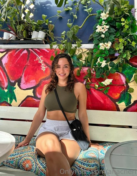 anacheri pornographic actress picture