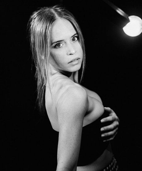 Ryann Shane model high quality img