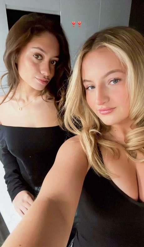 Daisy Campbell model adult pic