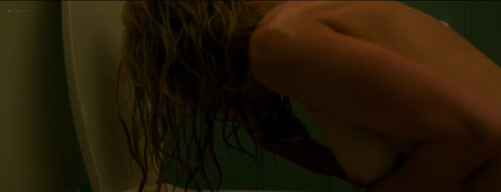 Naomi Watts hot actress pictures