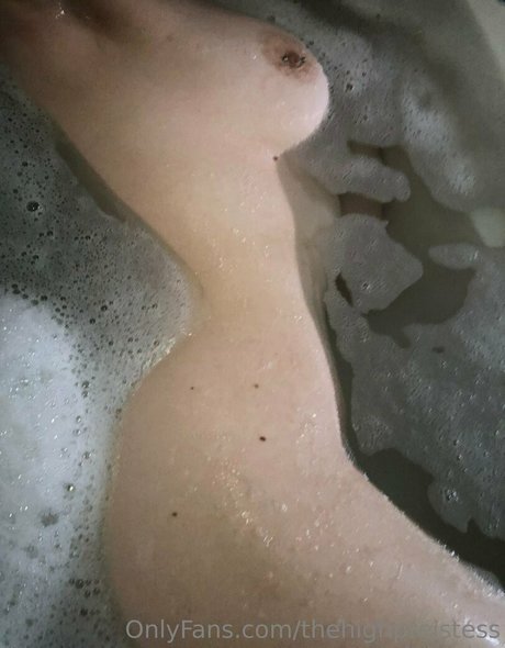 thehighpreistess sexy model pic