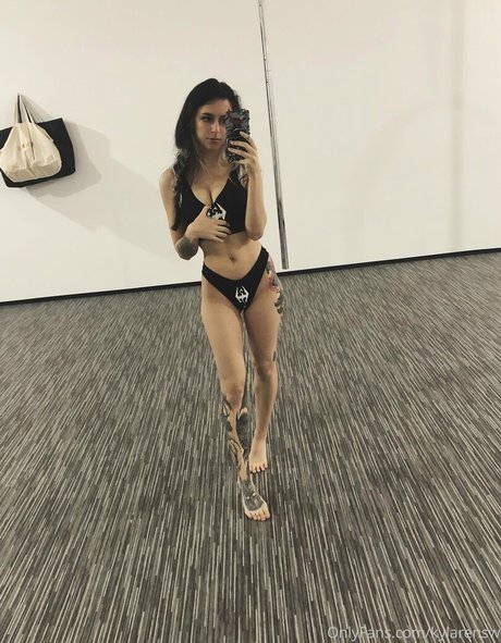 Kylarensw porn model pics