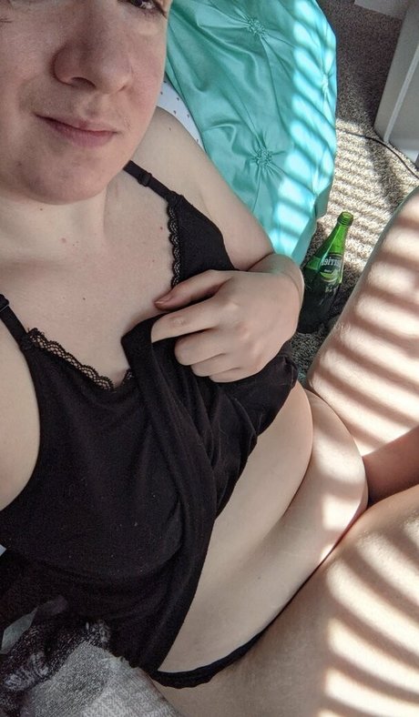 wednesdayeve pretty model image