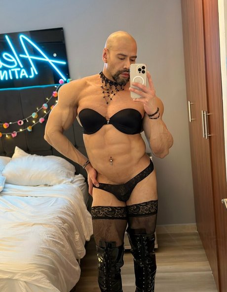 aleolatinoxxx hot actress photo