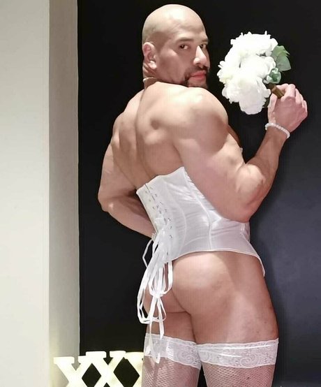 aleolatinoxxx model nice picture