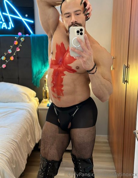 aleolatinoxxx erotic pornstar img