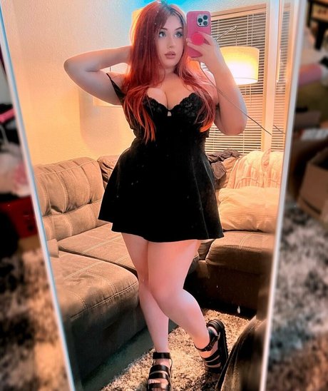 Autumn Spice adult model pic