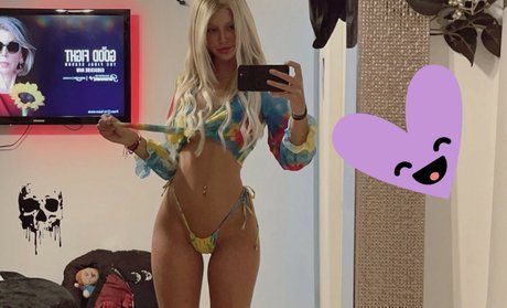 Mahila Mendez pornstar naked pic