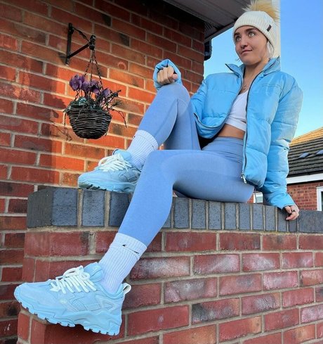 Xia Brookside hot actress photos