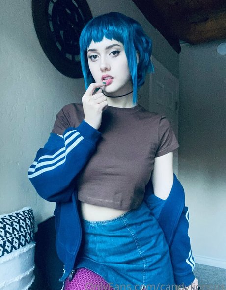 lesbian kissing onlyfans best picture