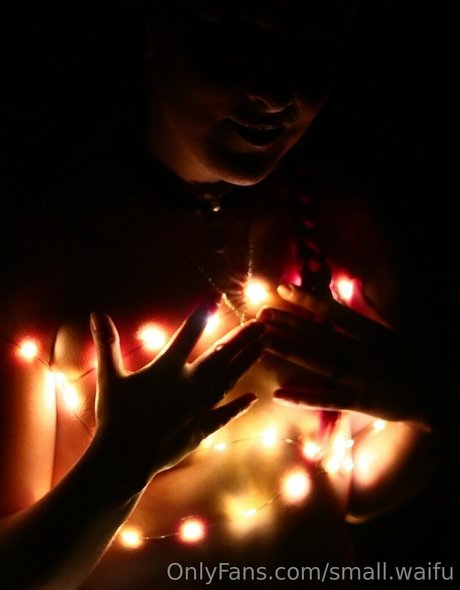 small waifu erotic star picture