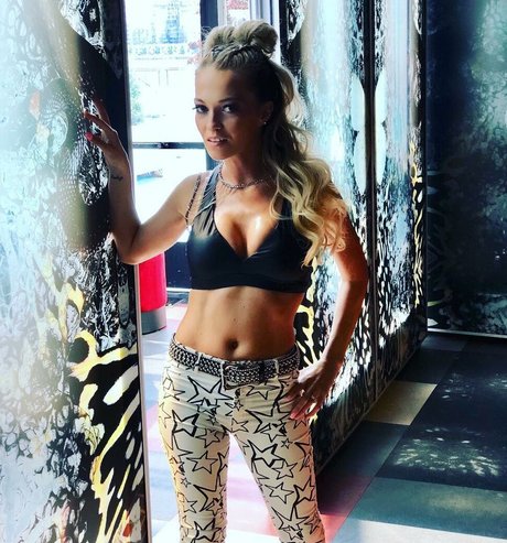 famous onlyfans free nude pictures