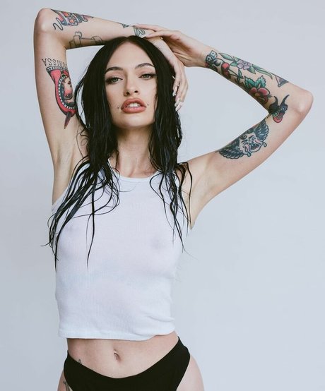 hellxrel pretty model image