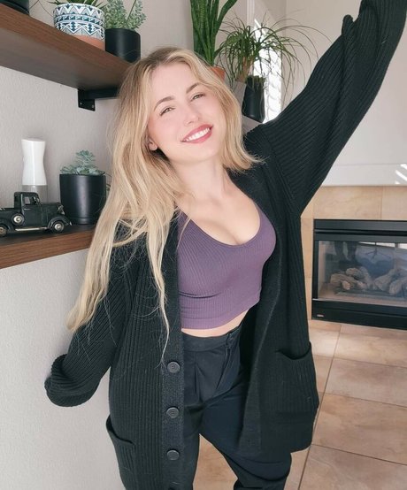 Nicki Taylor top model image